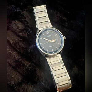 Stainless steel men’s citizen eco drive watch. Blue face. Excellent condition.